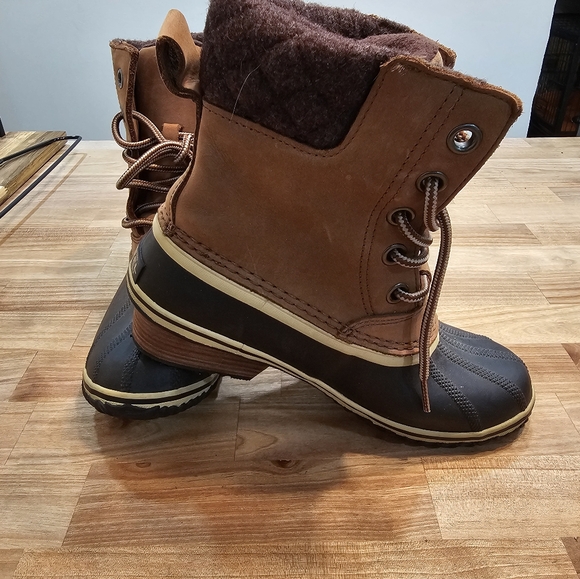 SOREL Fall Boot - Picture 6 of 8